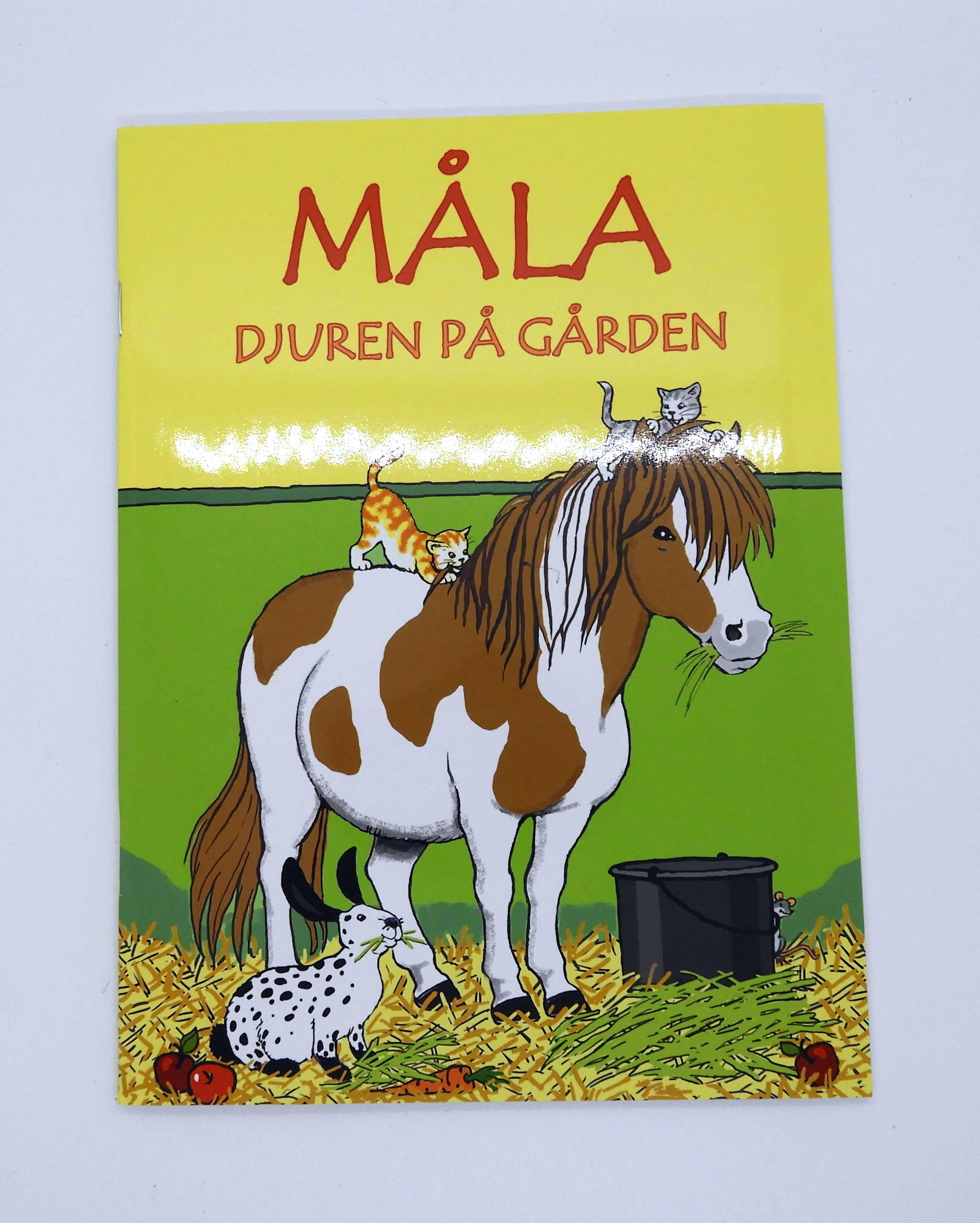 Måla djuren på gården Målarbok