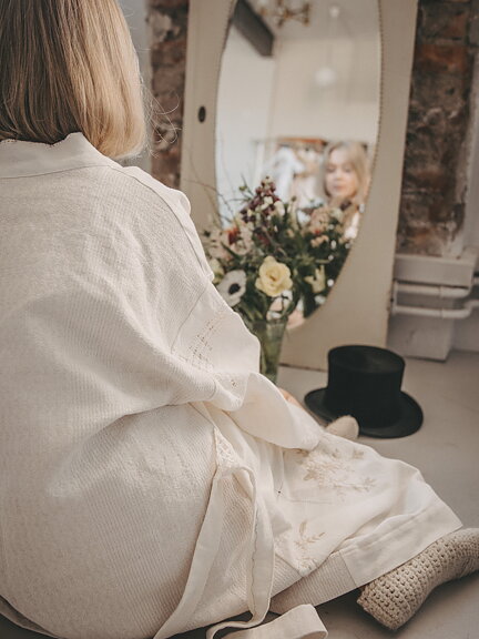 Mon & Amie Morgonrock "Claire" ur kollektionen BLANCHE