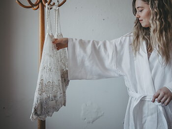 Mon & Amie "Chantal" tygpåse i vintagespets ur kollektionen BLANCHE