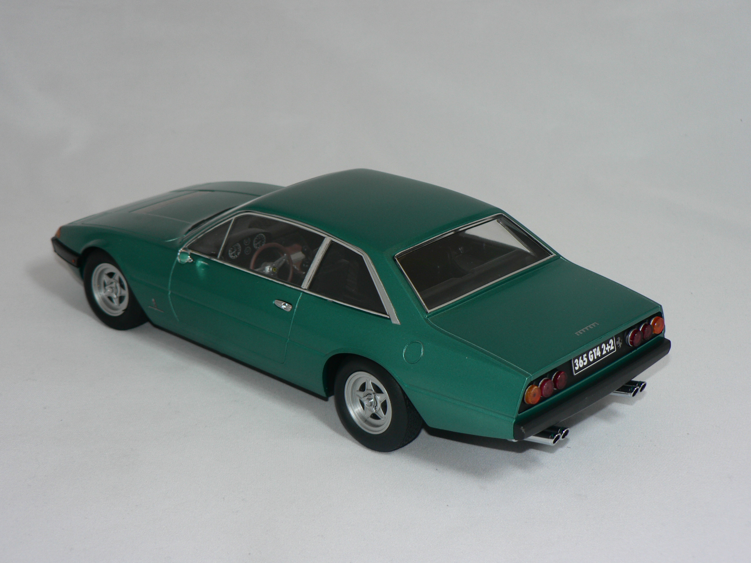 Ferrari  365 GT4 2+2  1972   1:18  KK Scale - 2