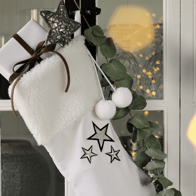 Julstrumpa Vit med Silver Stjärnor - 2