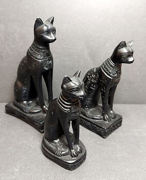 Svart Egyptisk Bast / Katt med bas