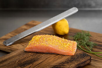 Citrongravad Lax, Gravad lax med en genomgående smak av citron.