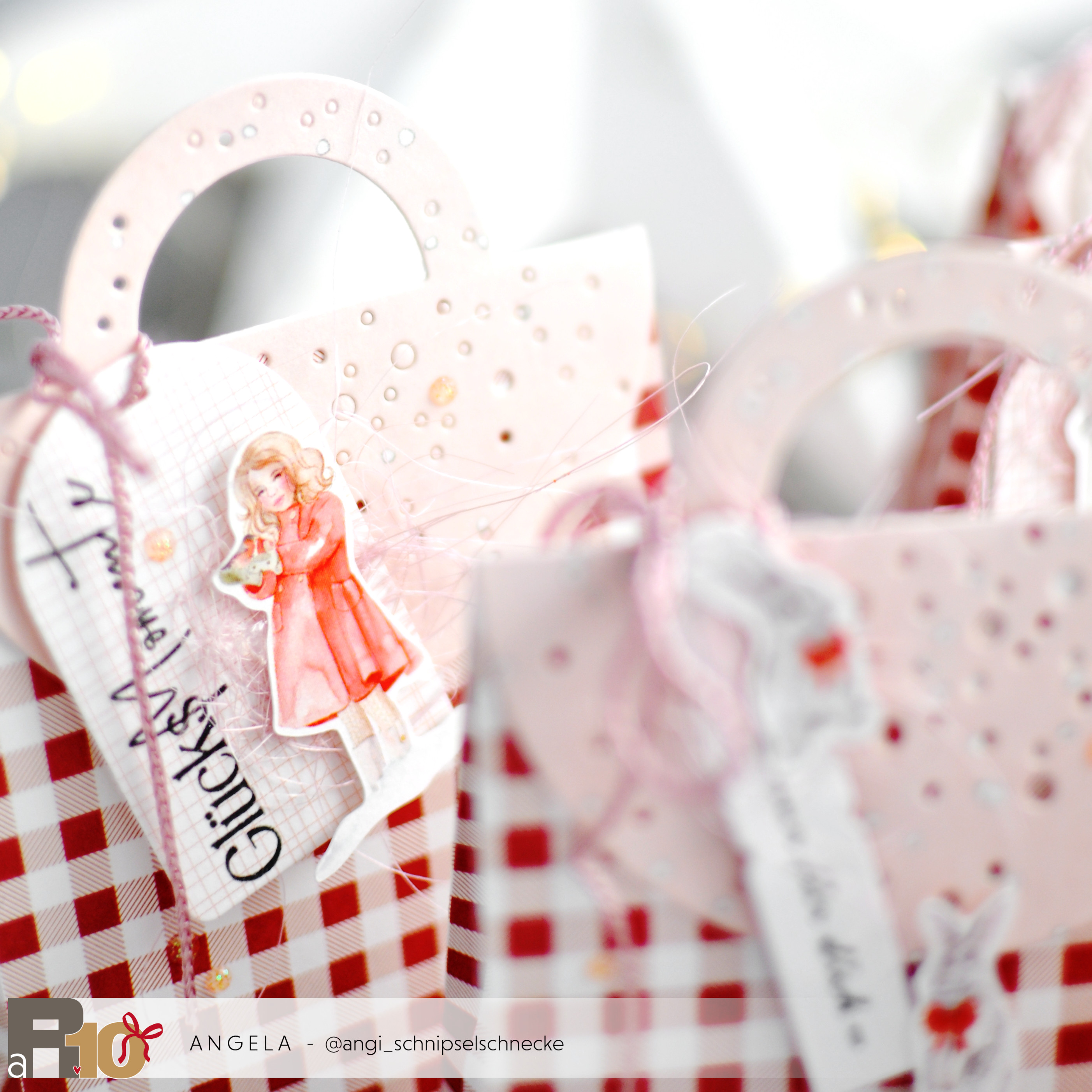 ALEXANDRA RENKE -Bundle 'Die Bag Handle Snow and instructions' EN - 5