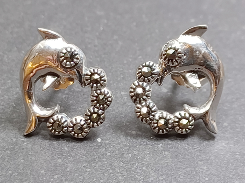 Sterling Silver Stiftörhängen med Hjärta med Delfin