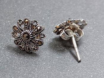 Sterling Silver Stiftörhängen med Blomma