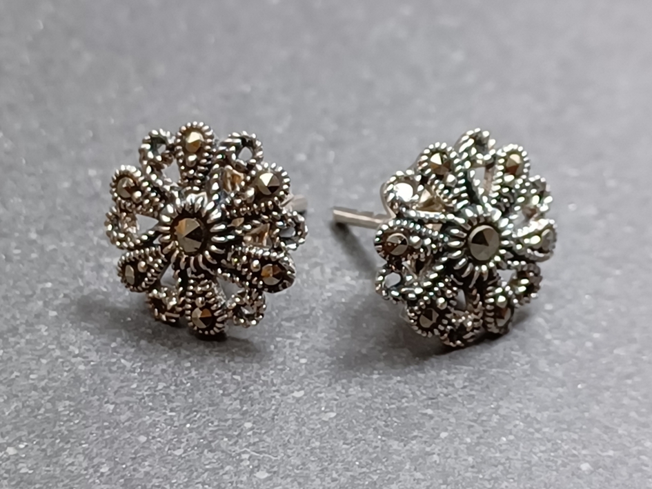 Sterling Silver Stiftörhängen med Blomma