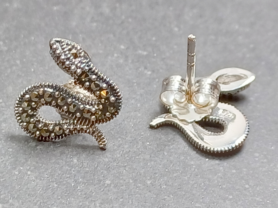 Sterling Silver Stiftörhängen med Orm