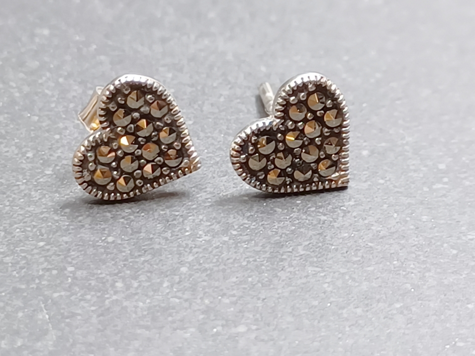 Sterling Silver Stiftörhängen med Hjärta