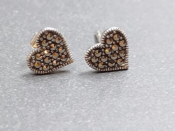 Sterling Silver Stiftörhängen med Hjärta