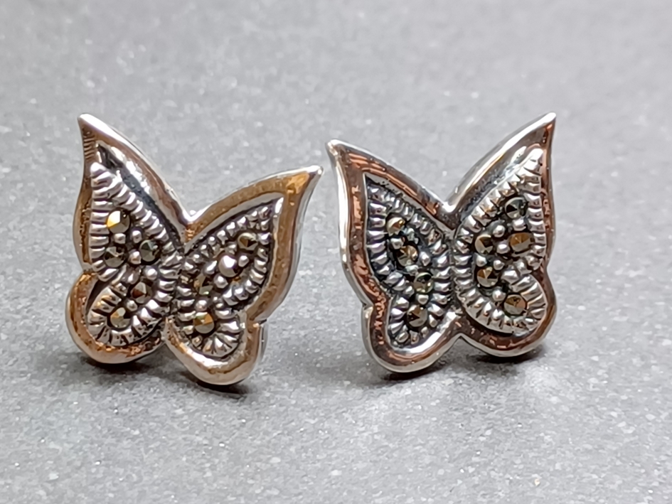 Sterling Silver Stiftörhängen med Fjäril