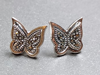 Sterling Silver Stiftörhängen med Fjäril