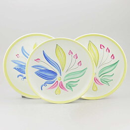 Lillemor Mannerheim (Tropik 1954) Three Plates with Colorful Flower Decor 