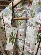 Mon & Amie Morgonrock "Kaprifol" ur kollektionen BOTANICA