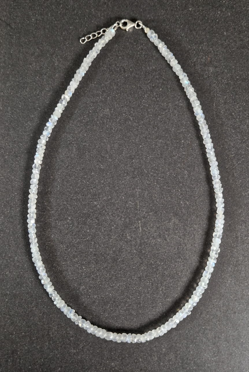 Halsband med Regnsbågsmånsten - 3
