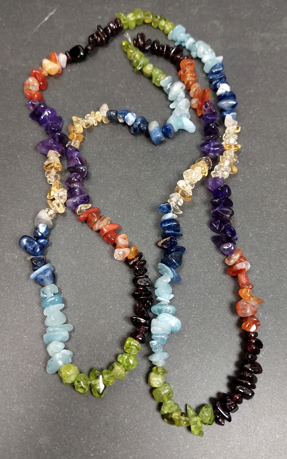 Lyxigt Chakra Chip halsband  - 85cm