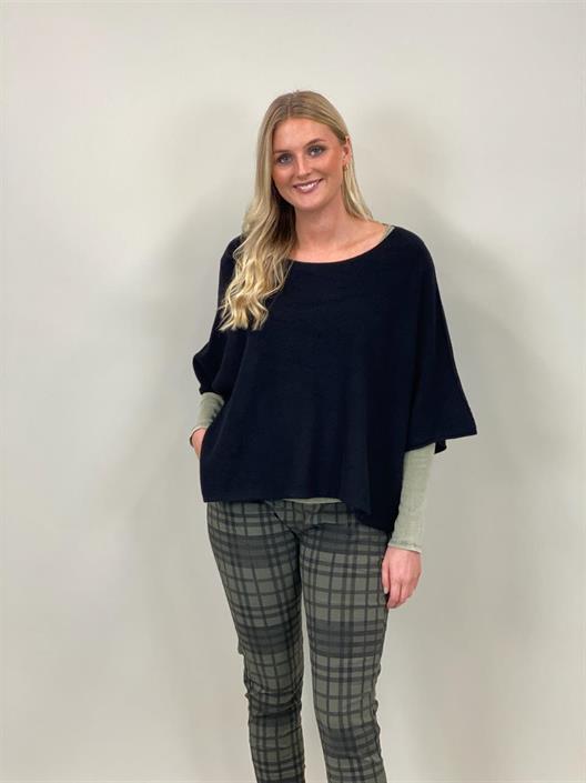 Ponchotröja Nessa - Svart - 2