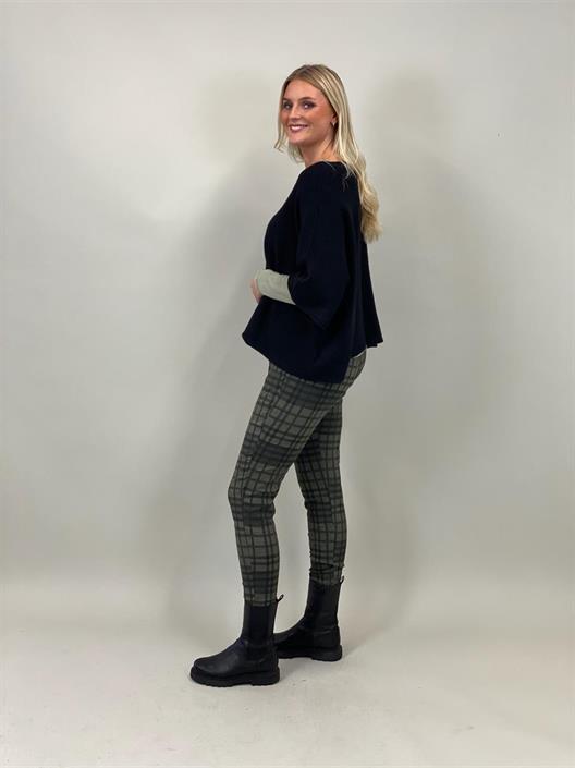 Ponchotröja Nessa - Svart - 3