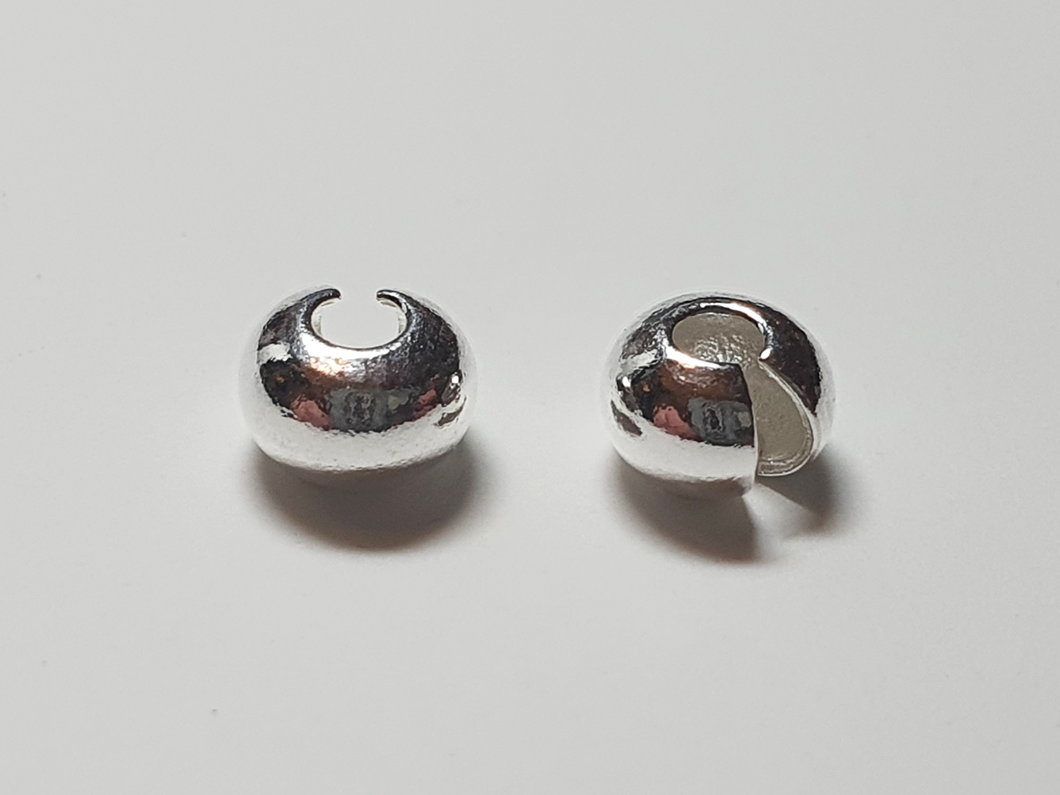 Crimp cover 4mm high shine 2pcs/pack Price/pack 925-silver ( narrow opening)