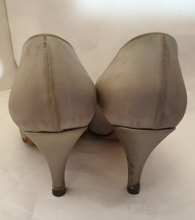 Pumps gråbruna siden med rosett, strl 5 1/2, 1950-tal - 3