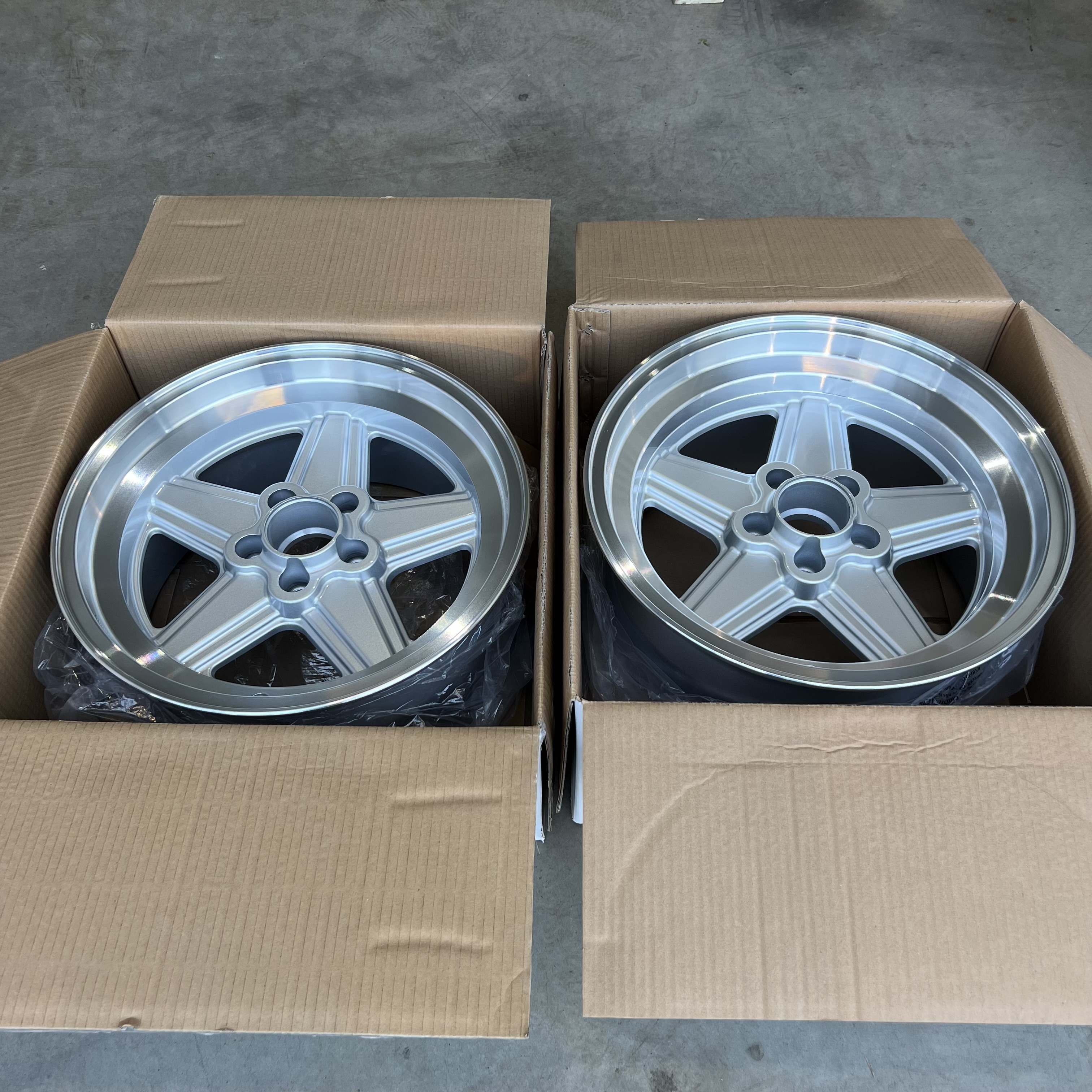 16" Penta style Silver/pol 5x112 - 2