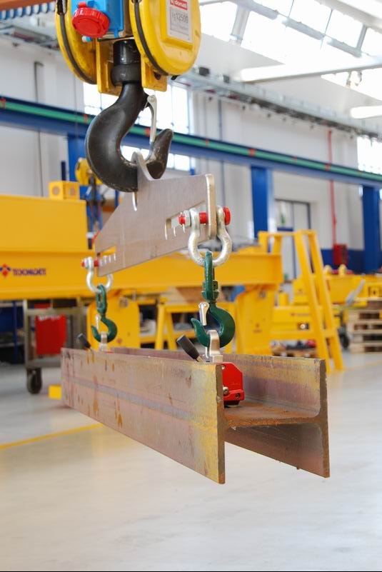 Justerbart lyftok MFB 500 för 2 st lyftmagneter, Längd: 1600-800 mm  / Maxlast: 500 kg - 2