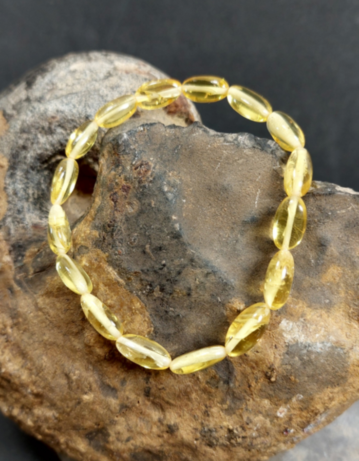 Bärnsten Armband  med Ljus oval pärlor