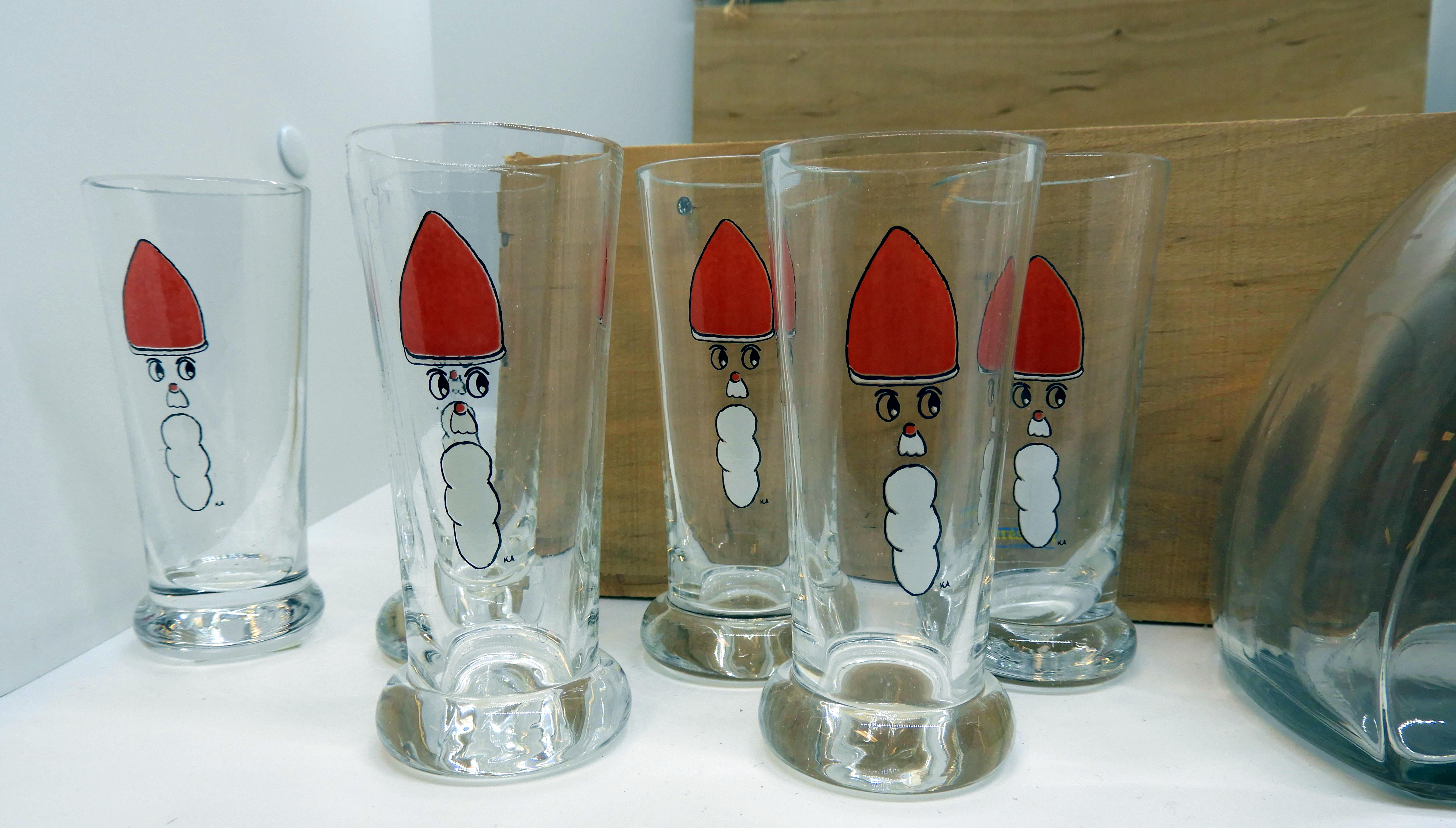 Snapskaraff med 6 snapsglas Tomte i Trälåda - 2