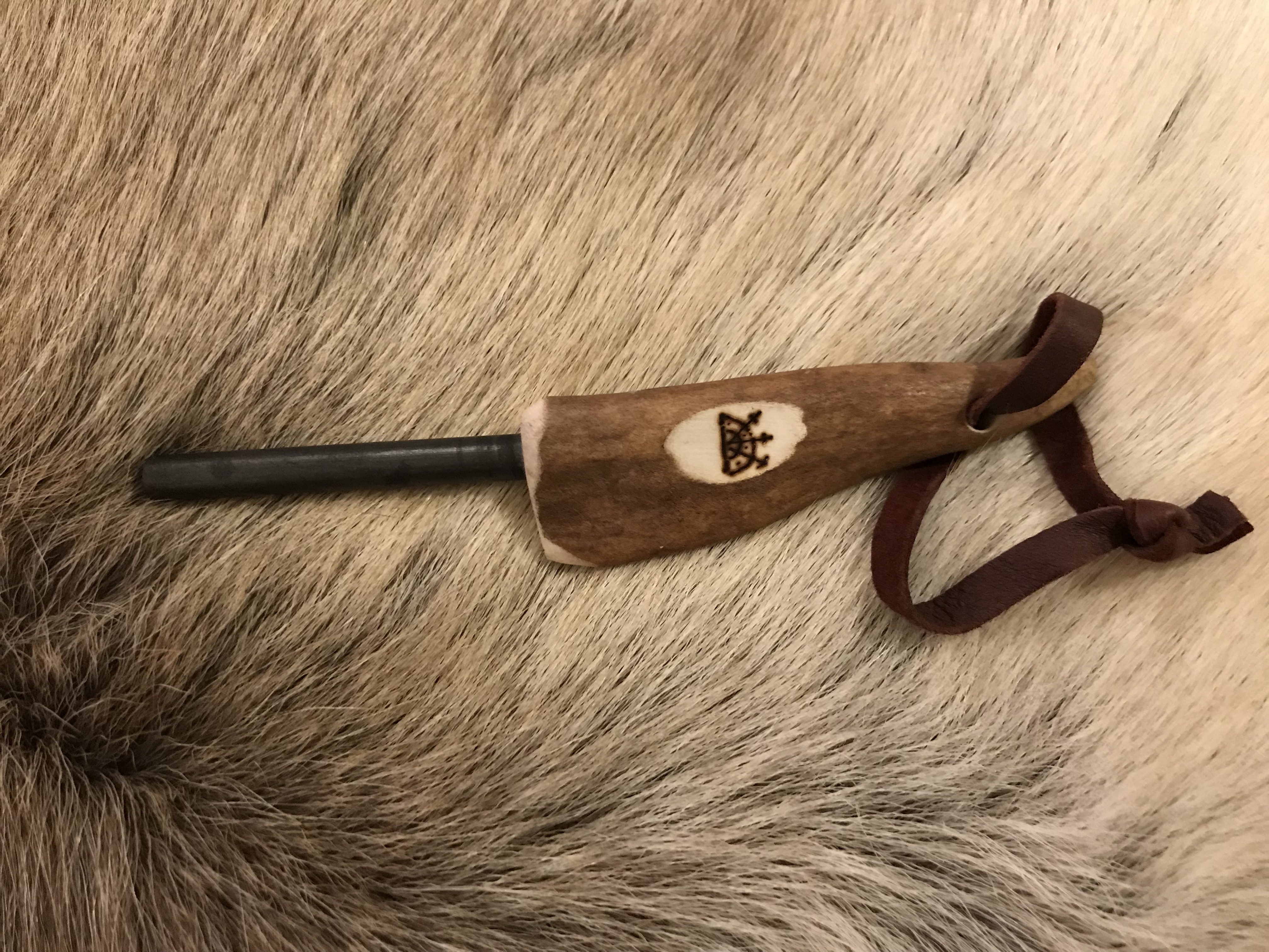 Tändstål med renhorn och läderband