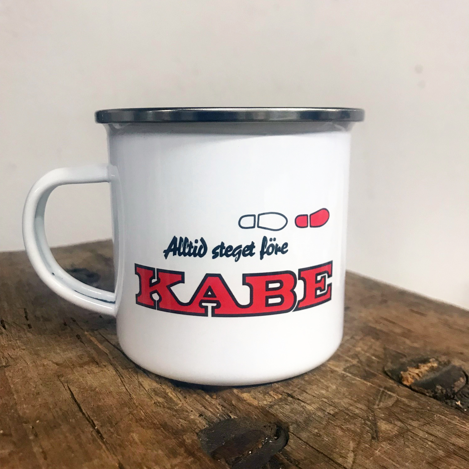 Emaljmugg KABE