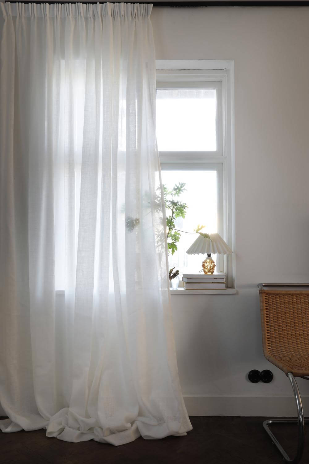 Gardin Sophie halvlinne dubbel bredd Vit Finns i tre Strl: - 4