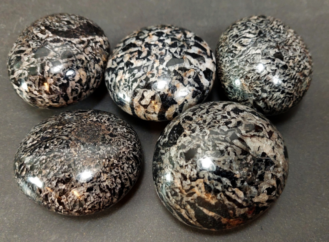 Pebbles "No Worry Stone" - Svart Turmalin i Kvarts  - 2