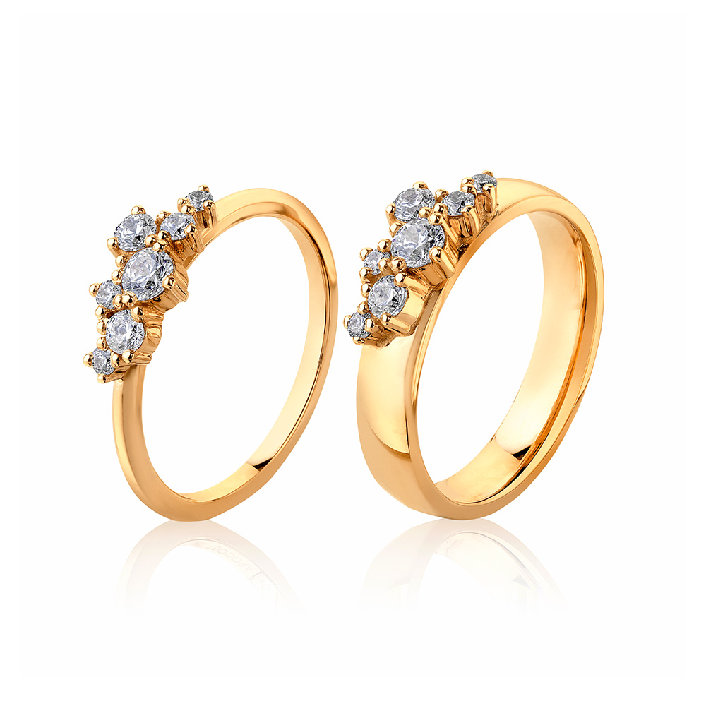 5519-4K Sten: 1×0,14 ct & 2×0,07 ct & 1×0,04 ct & 3×0,02 ct Fattning: Teodora 