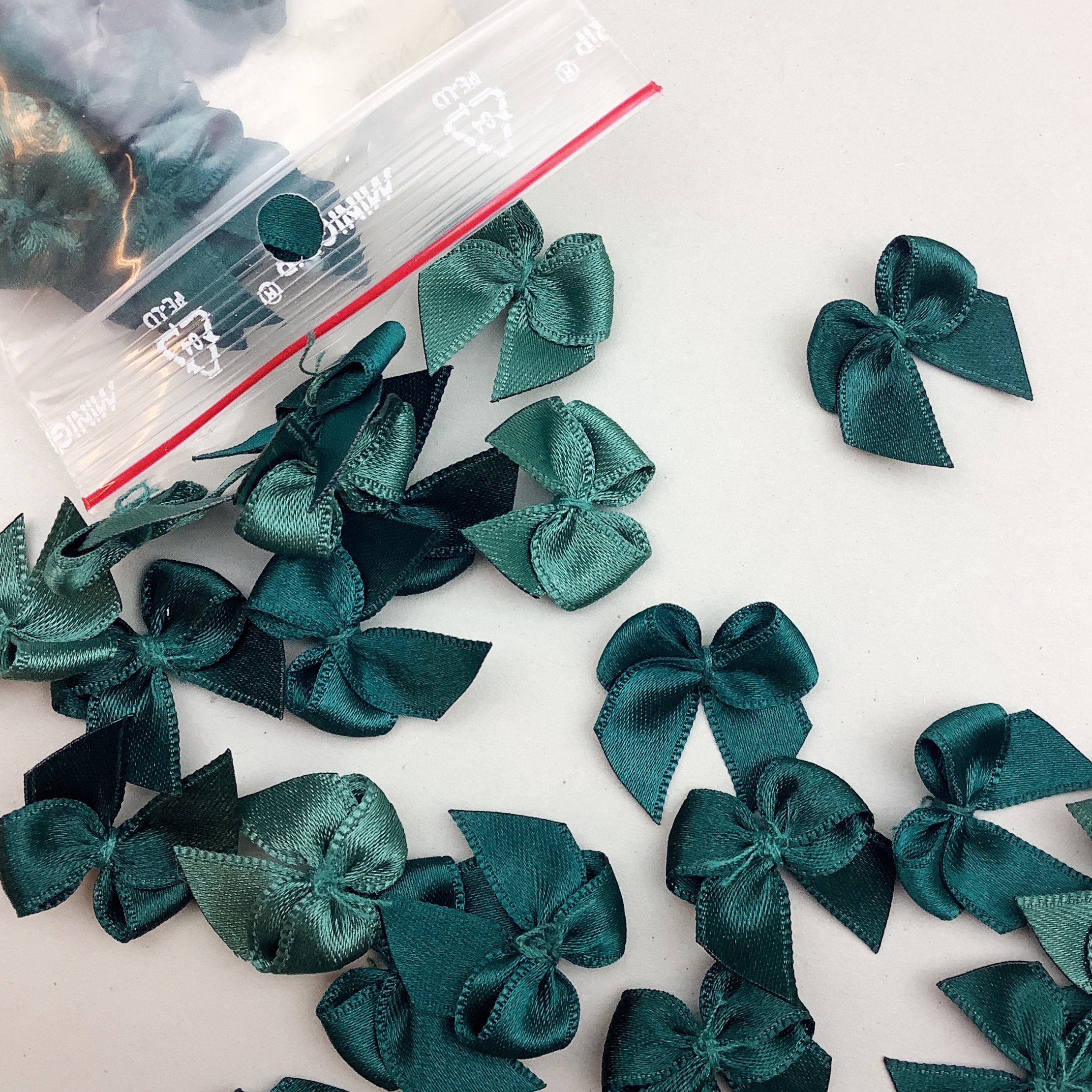 Decoration bow satin green