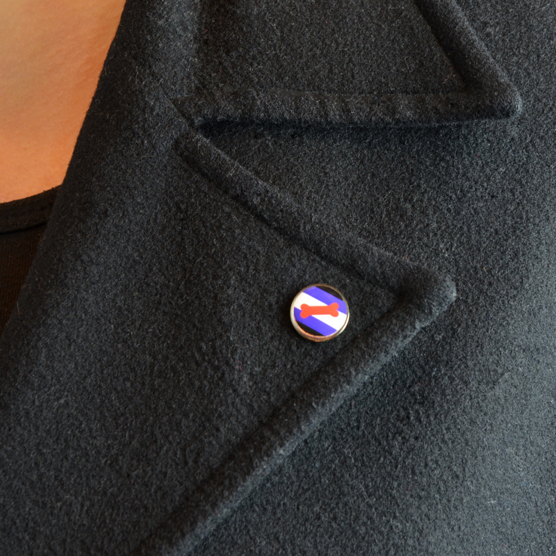 Pins with Puppy flagge - 2