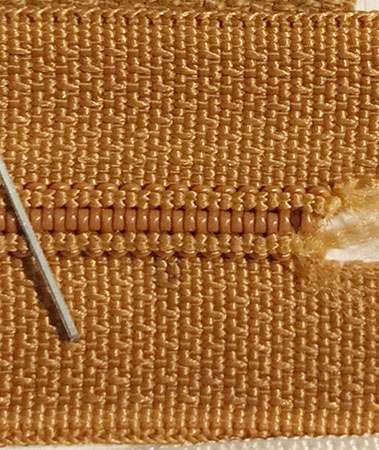 Dragkedja metervara 4mm - 33