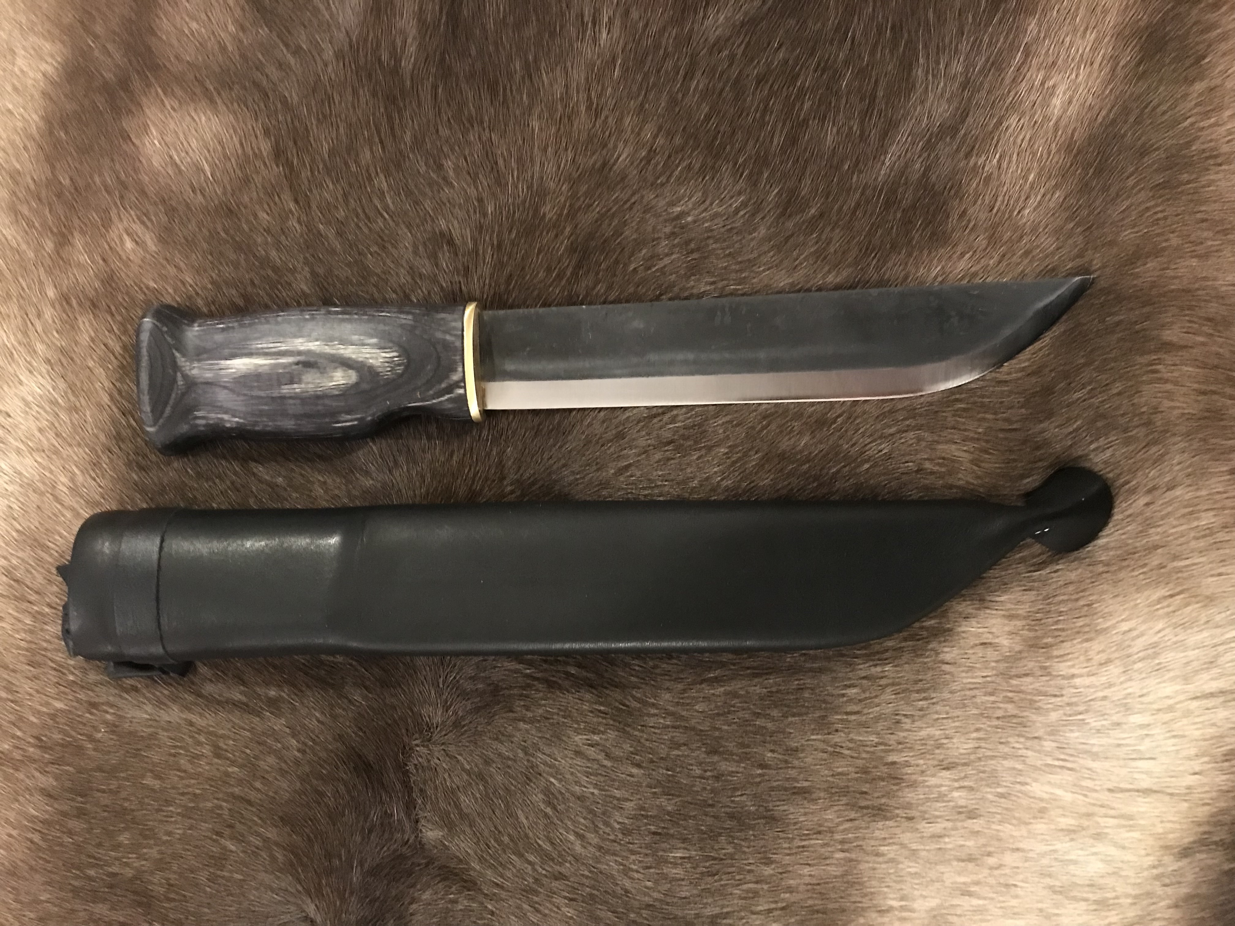 Messer gross schwarz mit Holzschaft