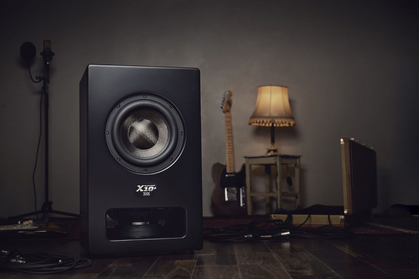 M&K Sound X10+ - 5