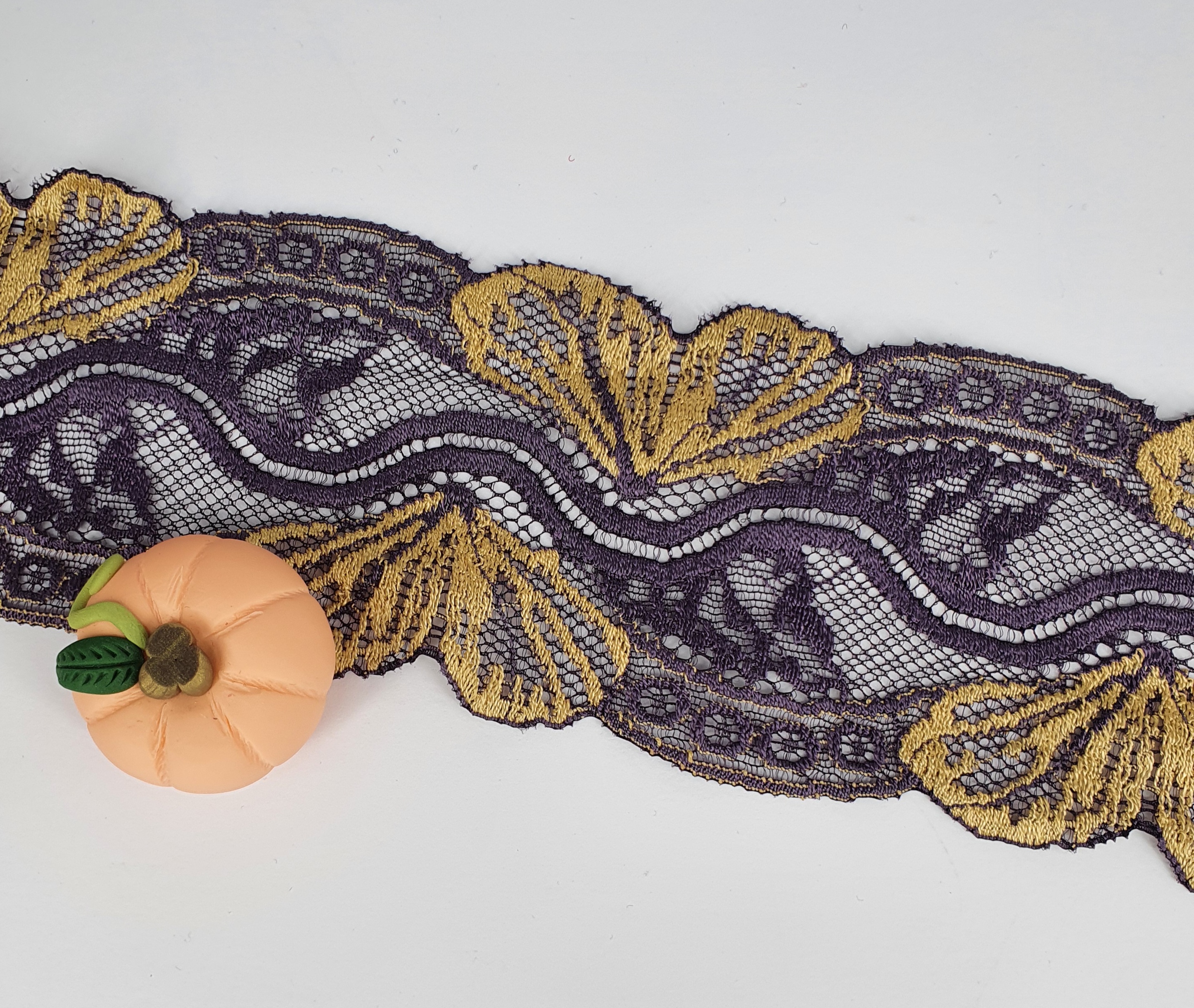 70 mm wide stretch lace - Purple with goldenyellow leafs - 5