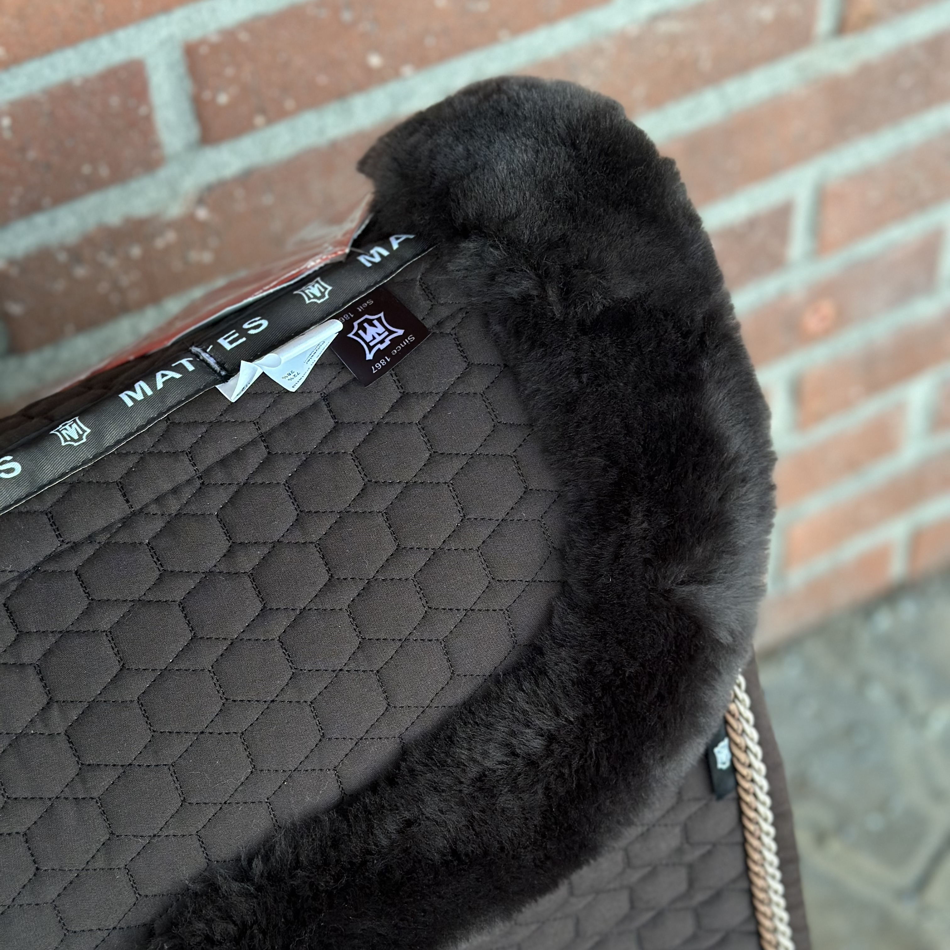 Mattes fårskinnsschabrak 2 flätor - 3