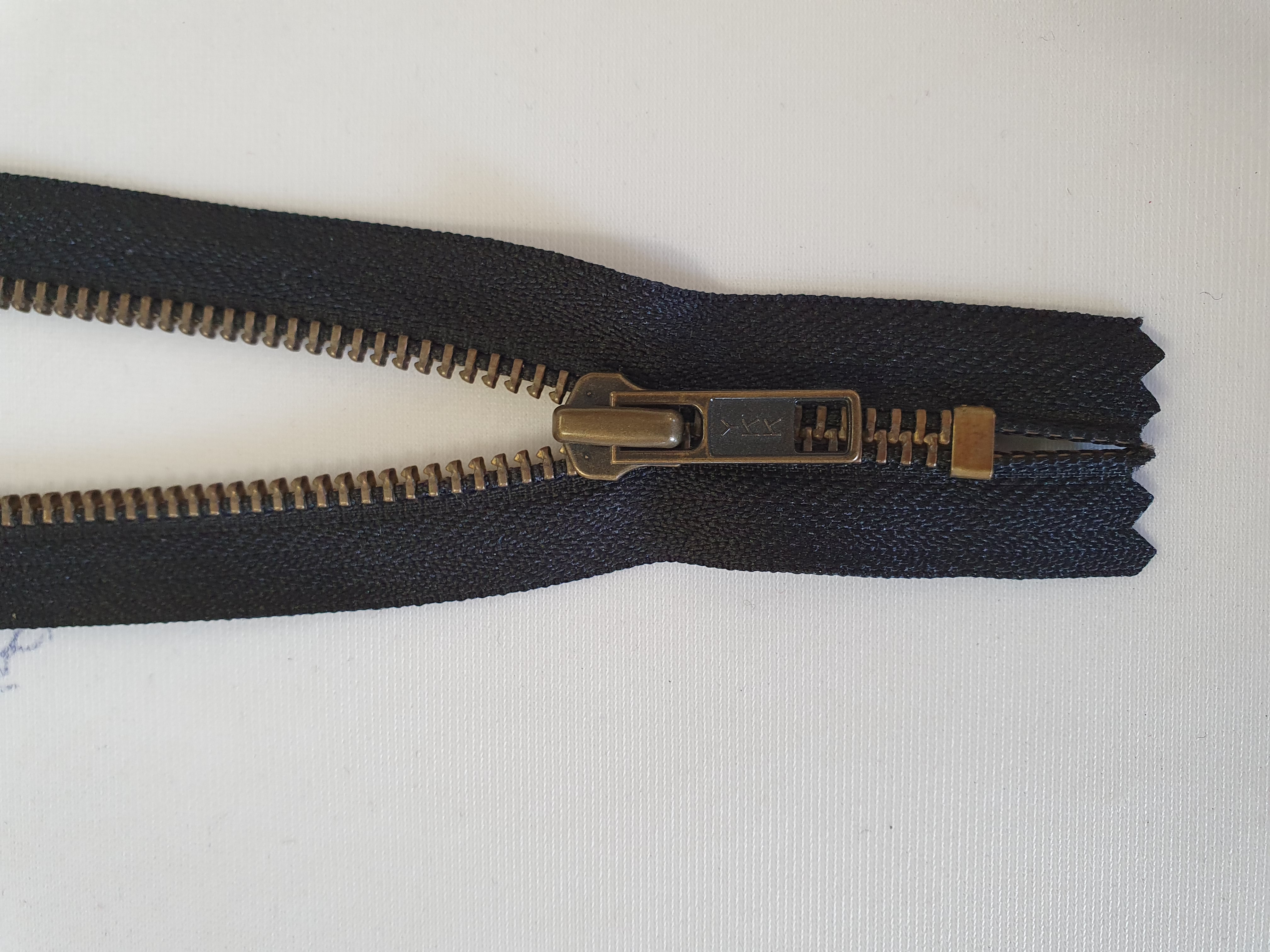 Blixtlås MGKBC-56 15cm fg Svart