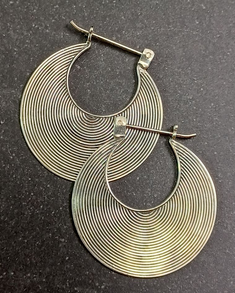 Cirkel Mönstrat Silverörhängen