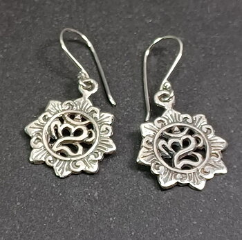 Silver Aum i Lotus Örhängen