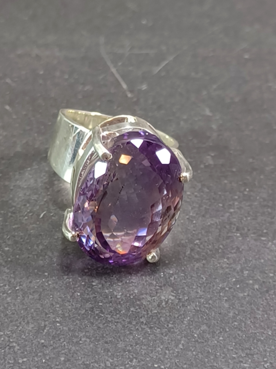 Fasett slipad  Ametist  Silver Ring 
