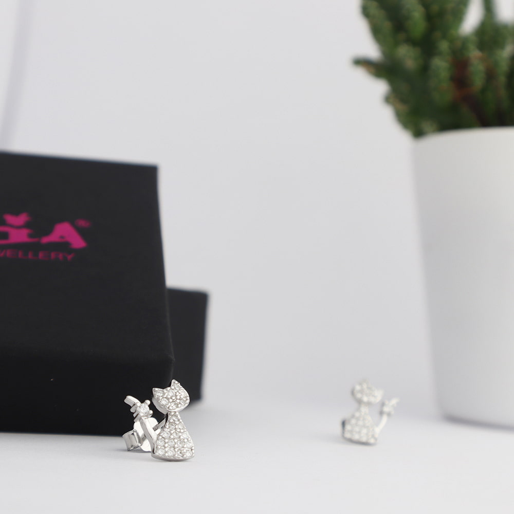 Silver örhängen med katt motiv och kristaller nickelfritt 925 sterling allergivänligt silver