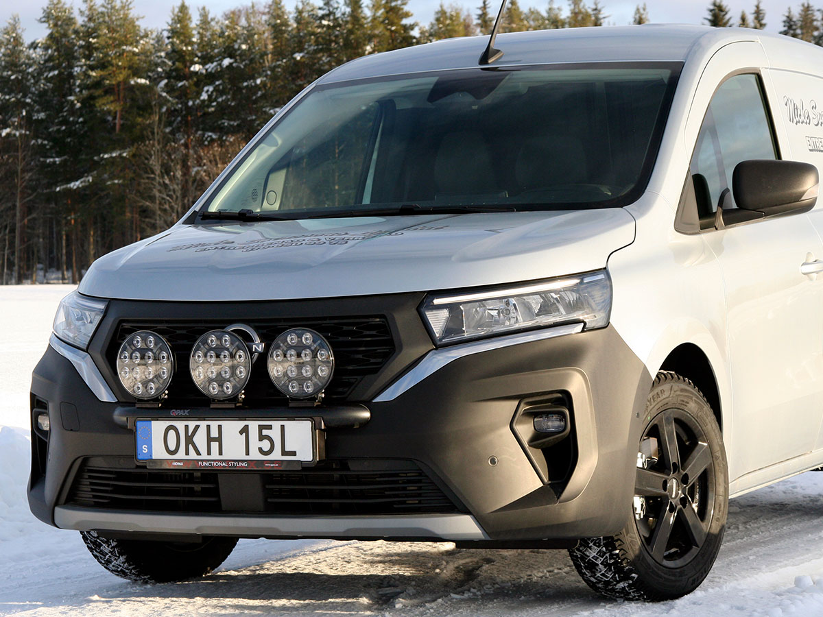 Q-LIGHT II Nissan Townstar 22- extraljusfäste (extraljusbåge) för upp till 3st lampor 