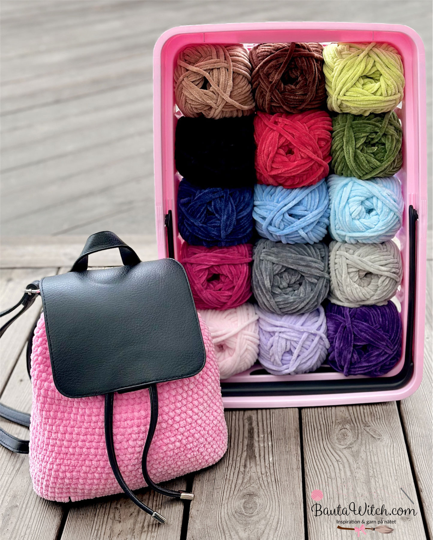 Liten ryggsäck i sammetsgarn, svart & ljusrosa - 5