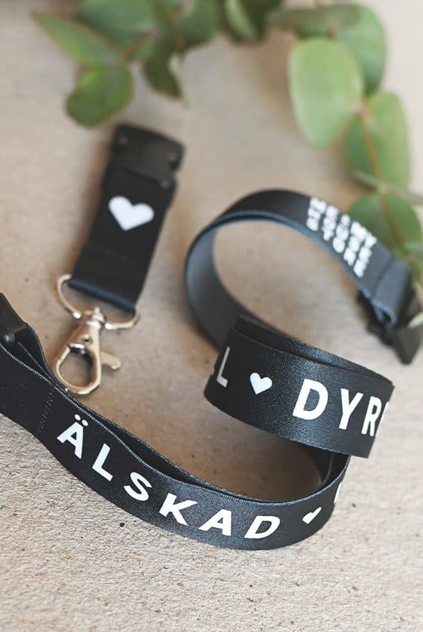 NYCKELBAND I SVART: ÄLSKAD, VÄRDEFULL, DYRBAR. OCH ALLMÄNT BRA!   - 3