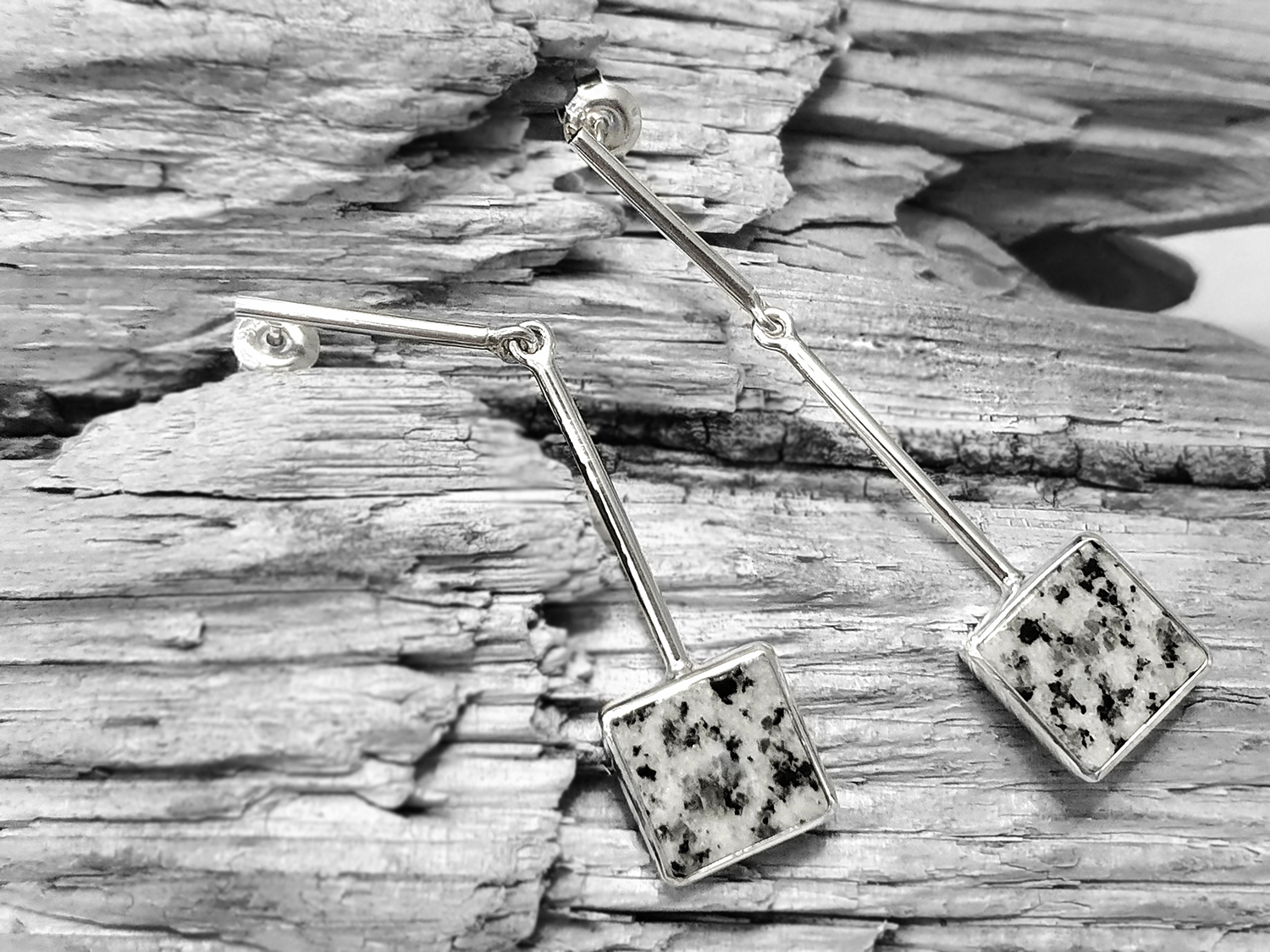 Granit örhängen kvadrat, hängande stav + rörlig stav, 925-silver