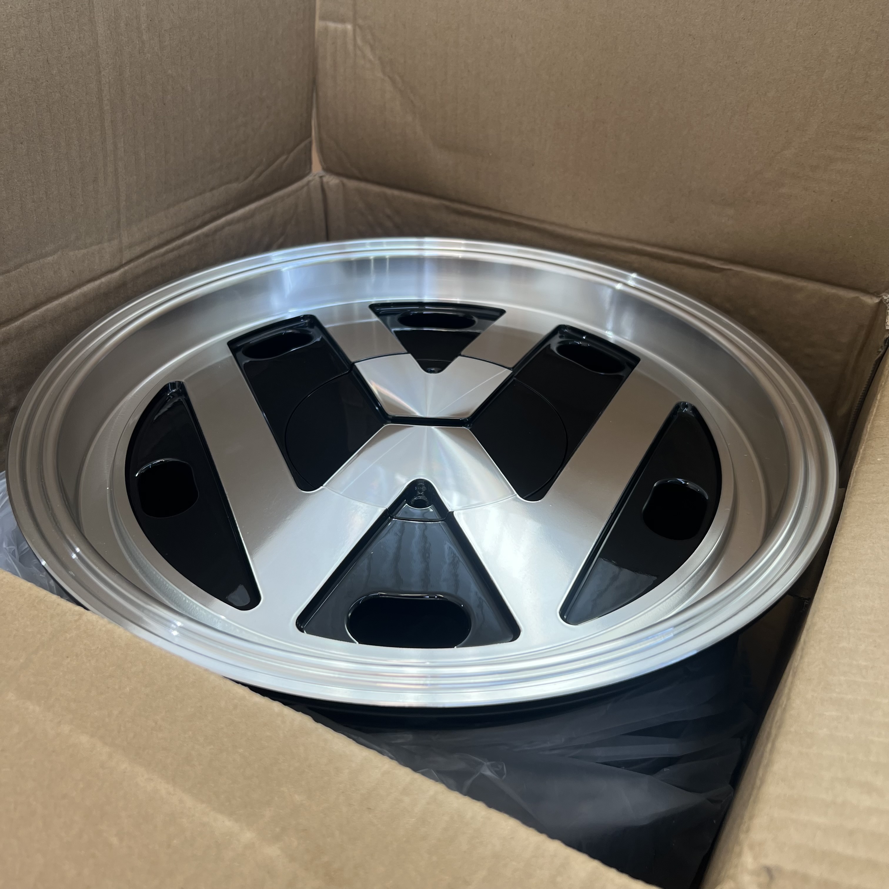 15" VW Old school Black/pol 4/100 - 3
